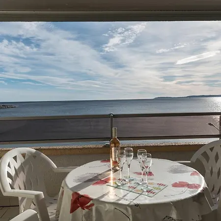 Face Avec Terrasse - 2 Pers, Parking, Et Centre A Pied - Fr-1-803-67 * Le Lavandou