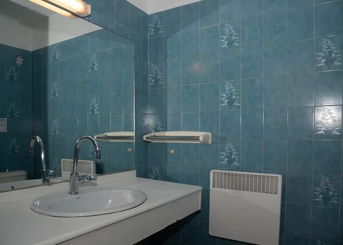 Cosy Au Lavandou Avec Acces Et Parking Prive - Fr-1-803-67