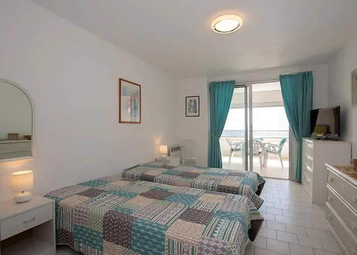 Апартаменти Cosy Au Lavandou Avec Acces Et Parking Prive - Fr-1-803-67 Ле-Лаванду