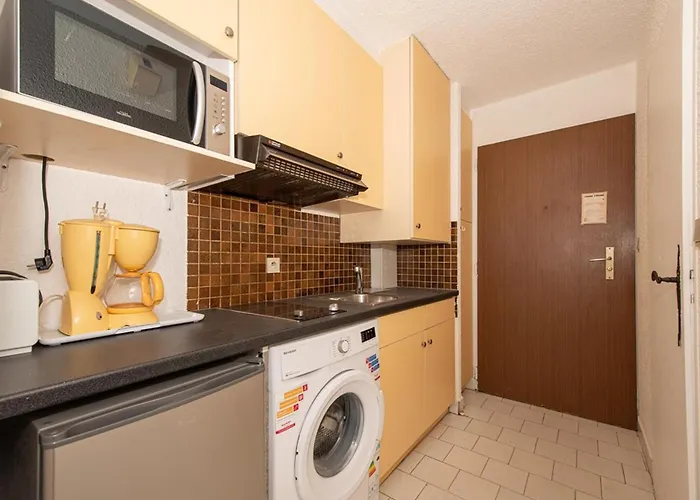 Cosy Au Lavandou Avec Acces Et Parking Prive - Fr-1-803-67 * Ле-Лаванду