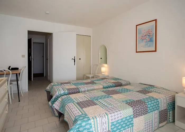 Апартаменти Cosy Au Lavandou Avec Acces Et Parking Prive - Fr-1-803-67 *